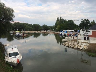 Petrov přístav